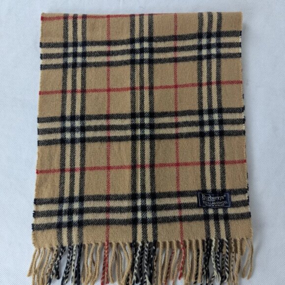 Burberrys Scarf Beige – Unisex 100% Lambswool Check – Pre-Loved – Elegant & Cozy - Picture 5 of 8
